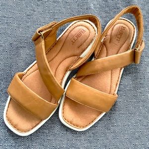 Woman’s sandals by Born, real leather